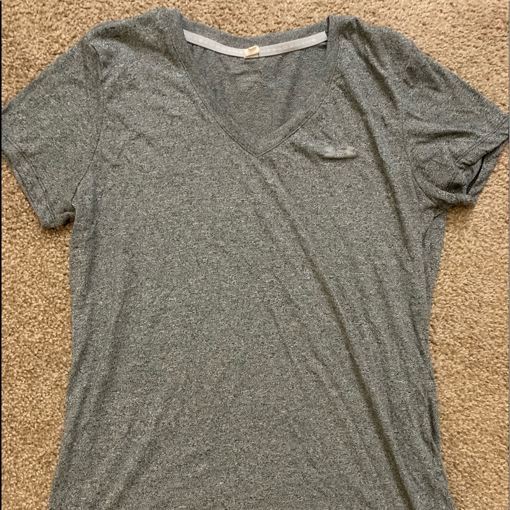 Under Armour workout V Neck
